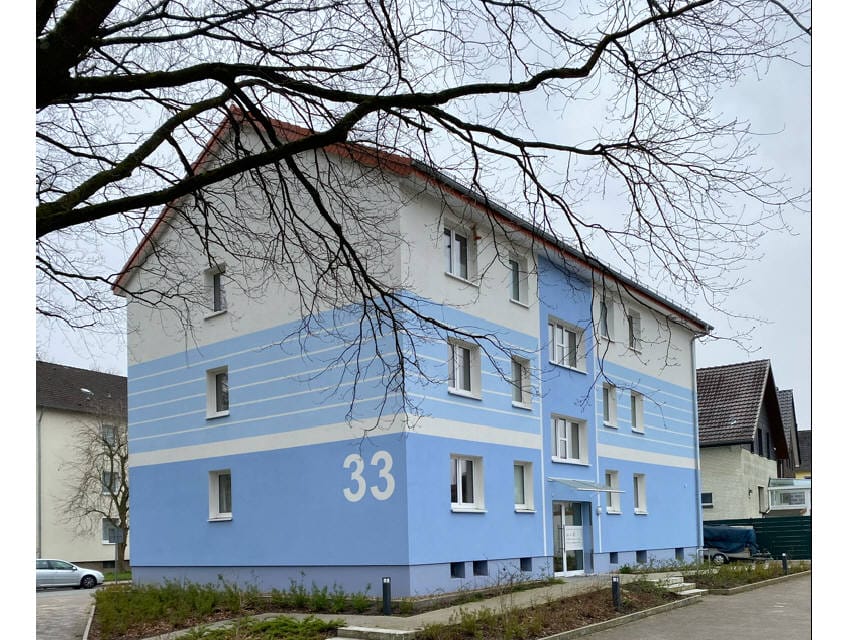 Geräumige 2ZKB- Wohnung mit Balkon in modernisiertem Objekt
